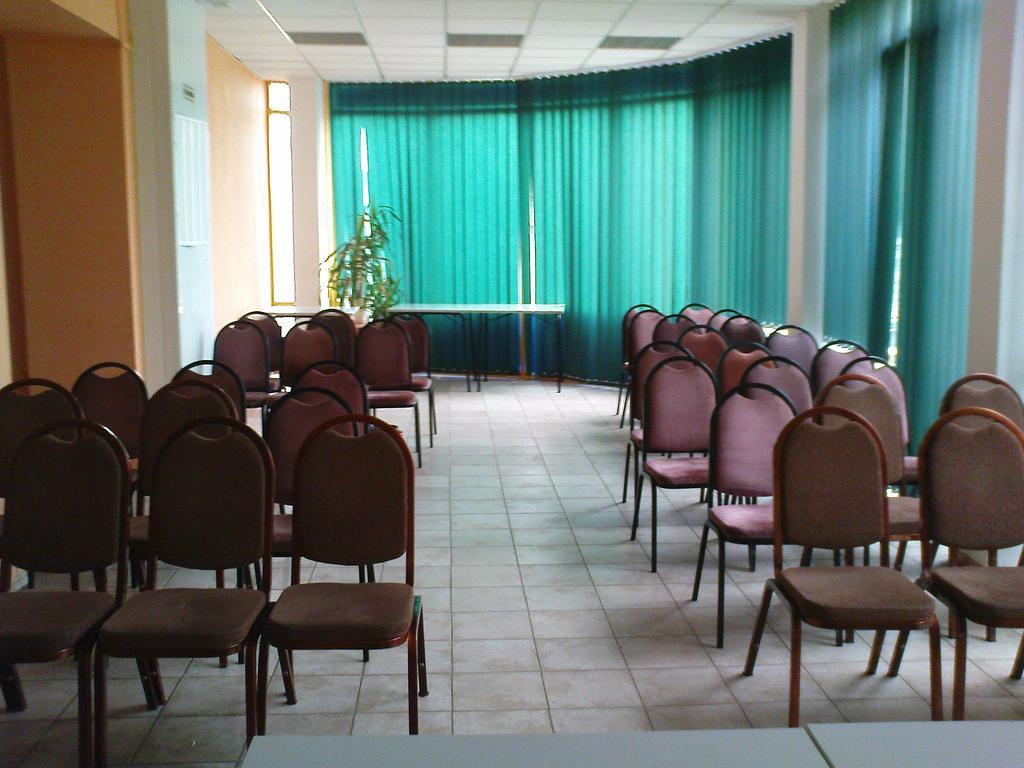 Hotel Płock エクステリア 写真