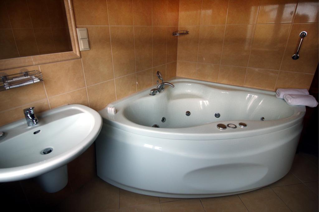 Hotel Płock エクステリア 写真