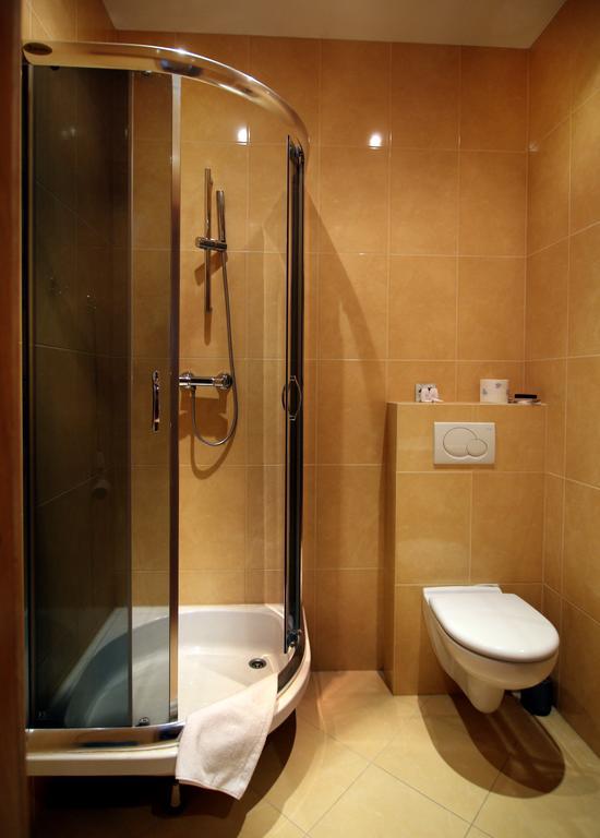 Hotel Płock エクステリア 写真