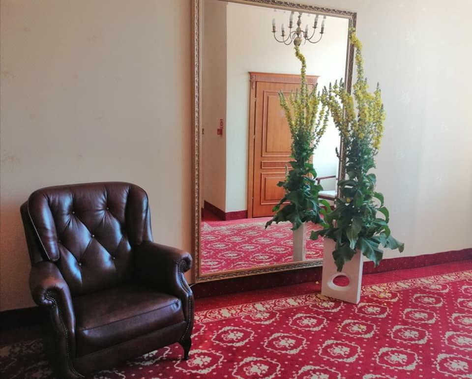 Hotel Płock エクステリア 写真